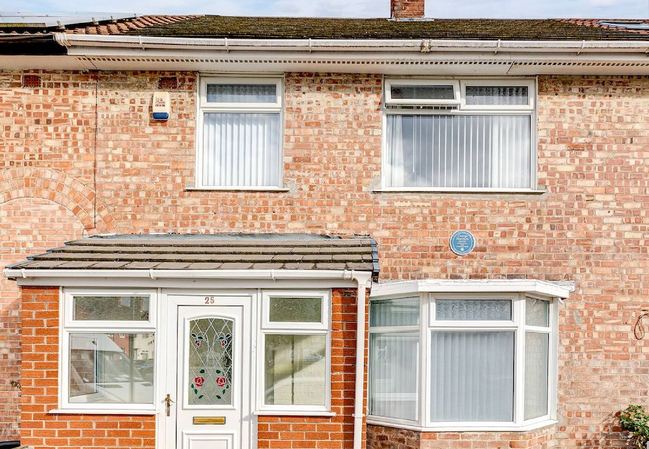 Townhouse in Speke - George Harrison's Former 3BD Home in Liverpool