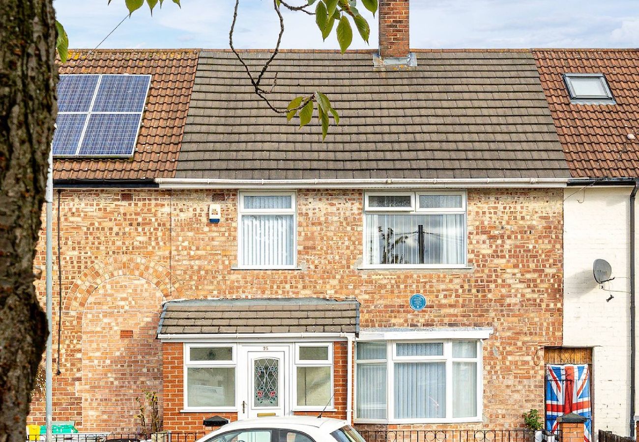 Townhouse in Speke - George Harrison's Former 3BD Home in Liverpool