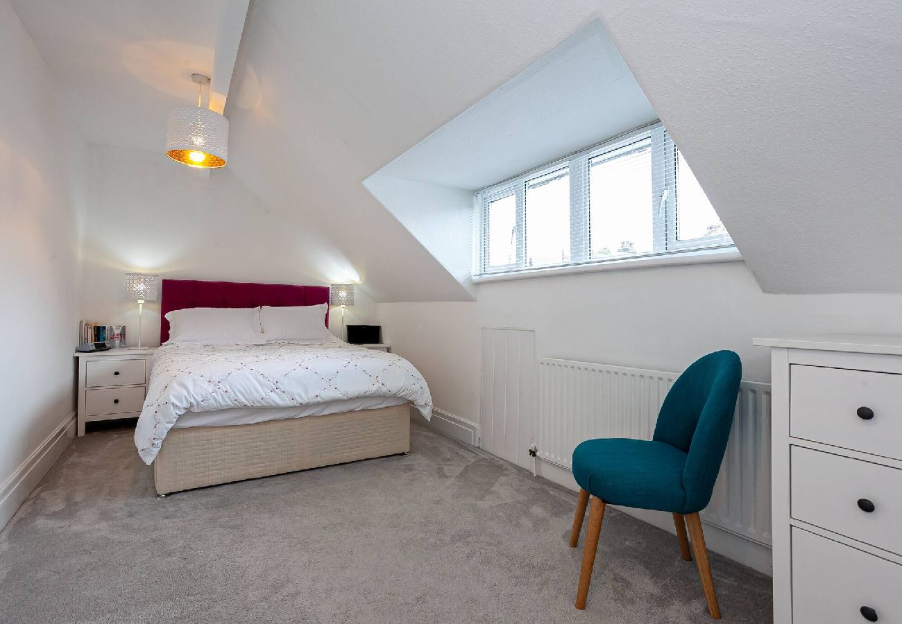 Apartment in Leeds - Cosy 2BD Apartment Close to Leeds Centre