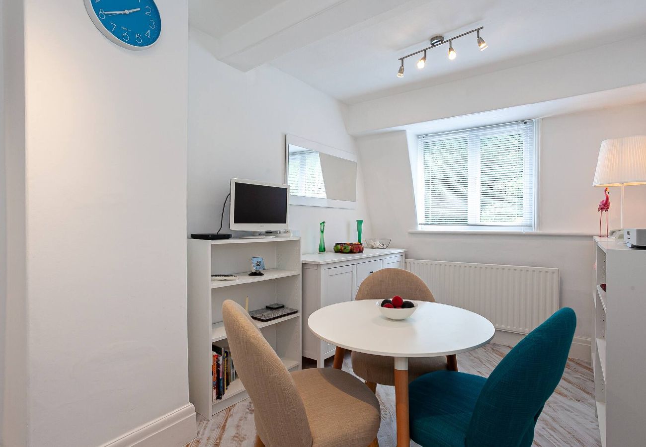 Apartment in Leeds - Cosy 2BD Apartment Close to Leeds Centre