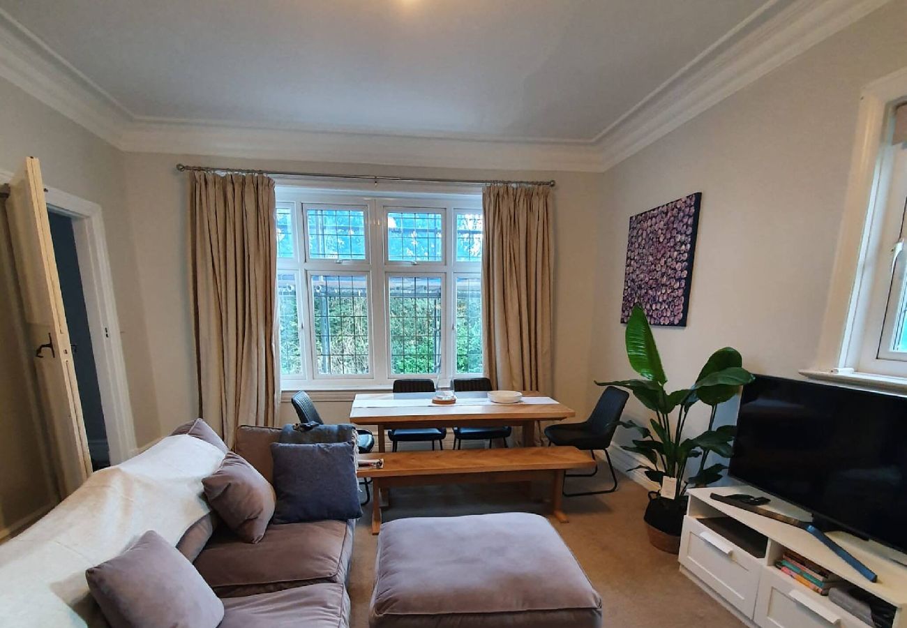 Apartment in Leeds - Cosy 2Bed Apartment near Roundhay Park