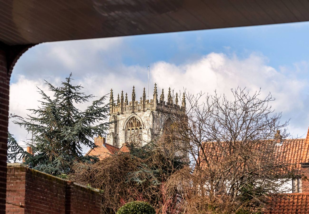 House in Beverley - Chic Central House with Garden & Free Parking