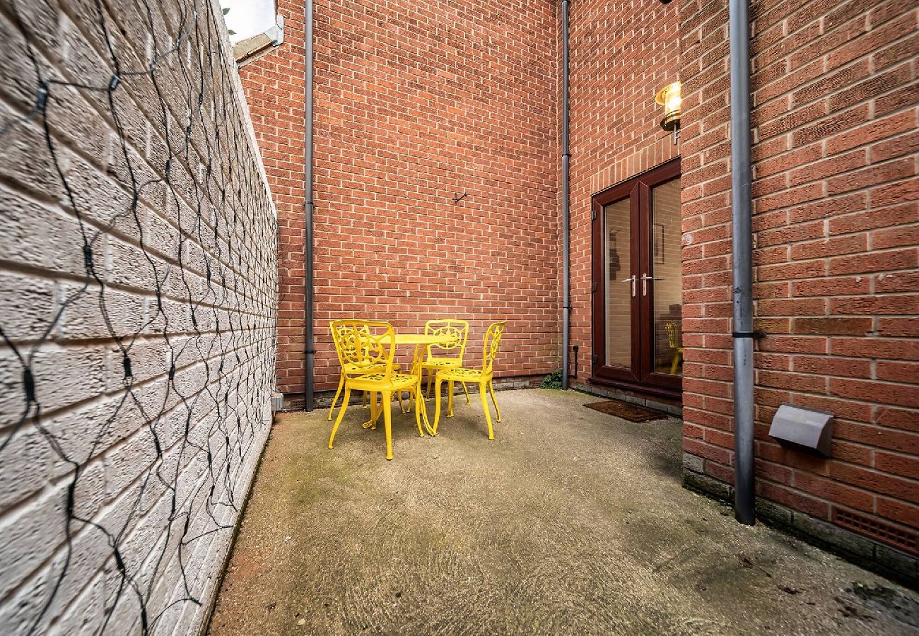 House in Beverley - Chic Central House with Garden & Free Parking