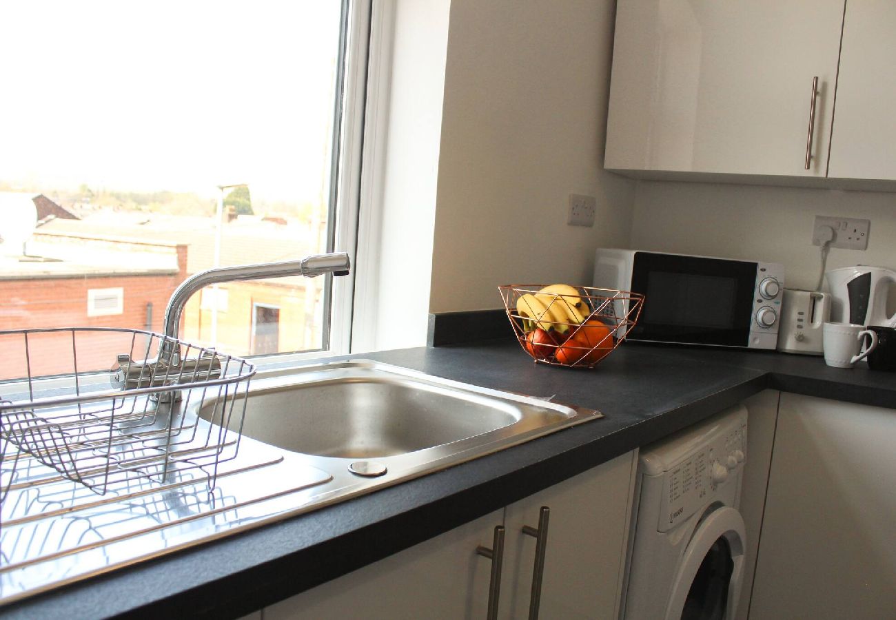 Apartment in Heywood - Heywood Haven: Charming 1BR Apt with All Amenities