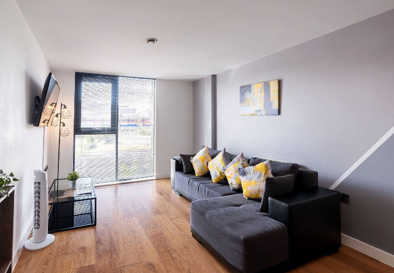 Apartment in Sheffield - Stylish 2BR Apt in City Centre, Sleeps 6