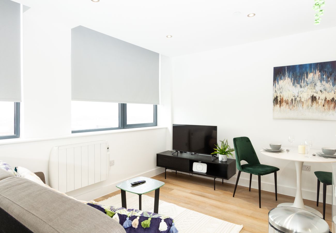 Apartment in Manchester - Stylish Studio Apt Overlooking Old Trafford