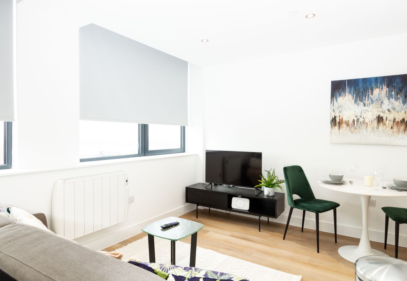 Apartment in Manchester - Stylish Studio Apt Overlooking Old Trafford