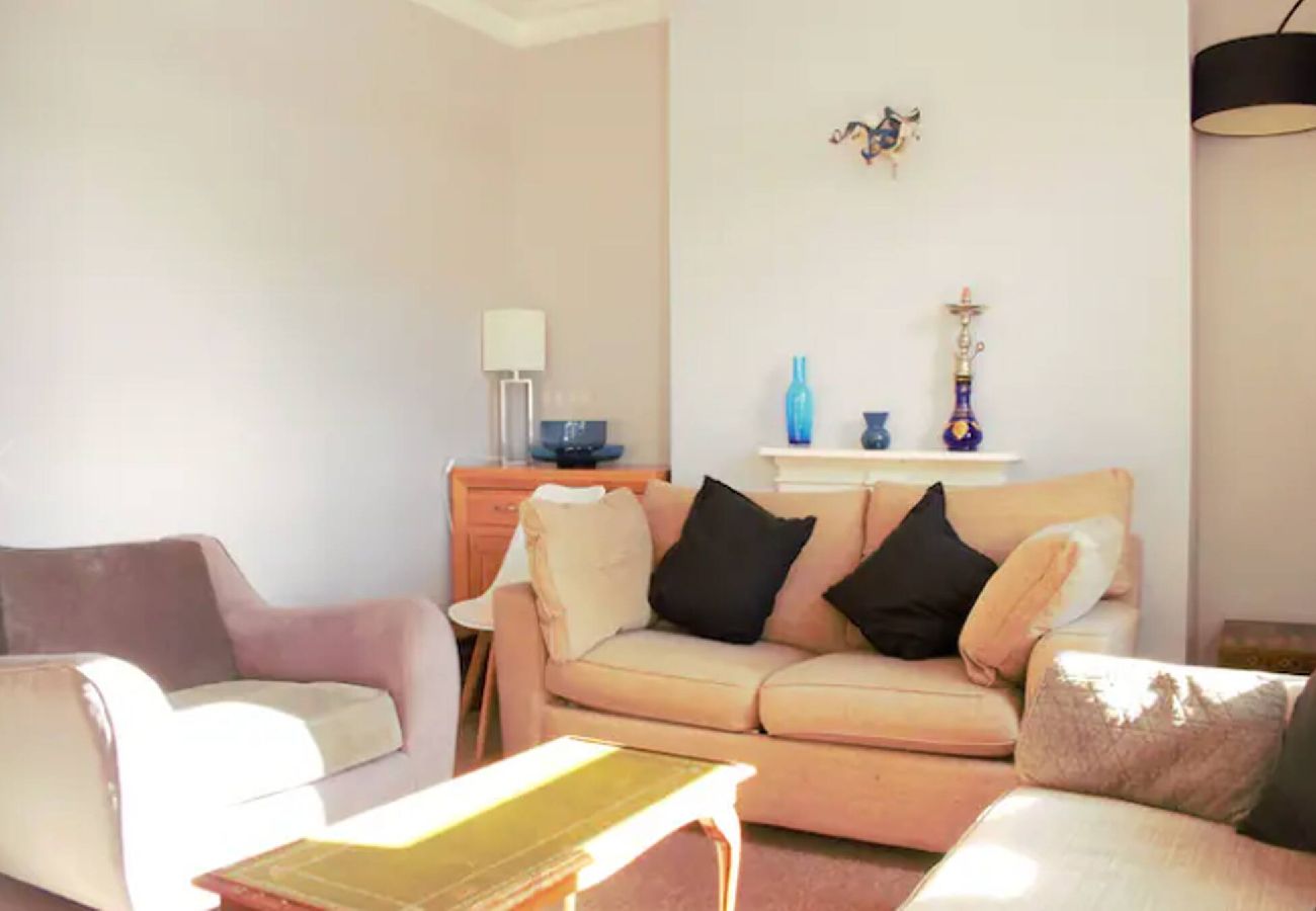 Rent by room in Manchester - Suite 5: Homely Ensuite Room near City Centre