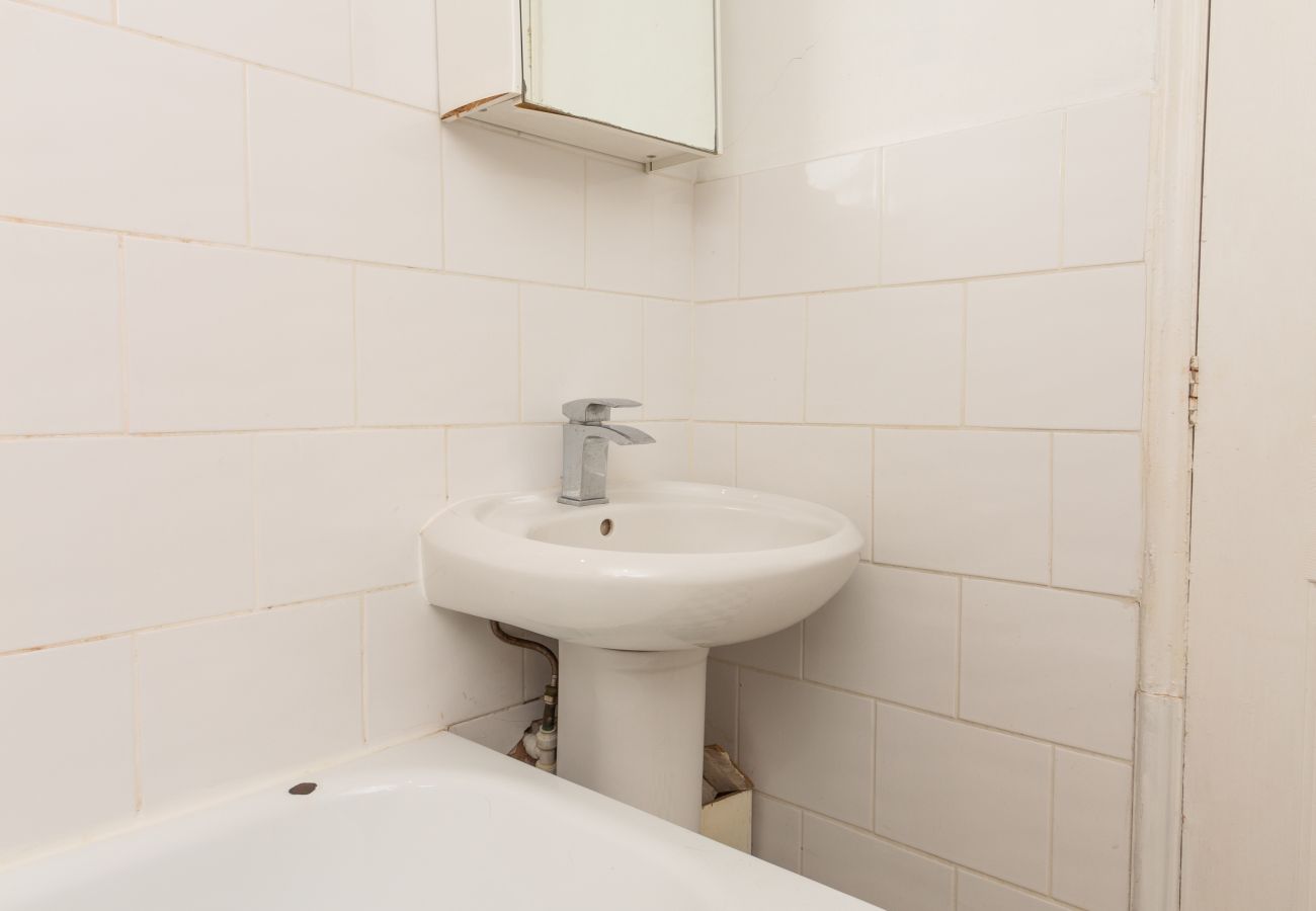 Rent by room in Manchester - Suite 5: Homely Ensuite Room near City Centre