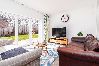 House in Leeds - Beautiful Big Family Home: Sleeps 10, Park 3 Cars