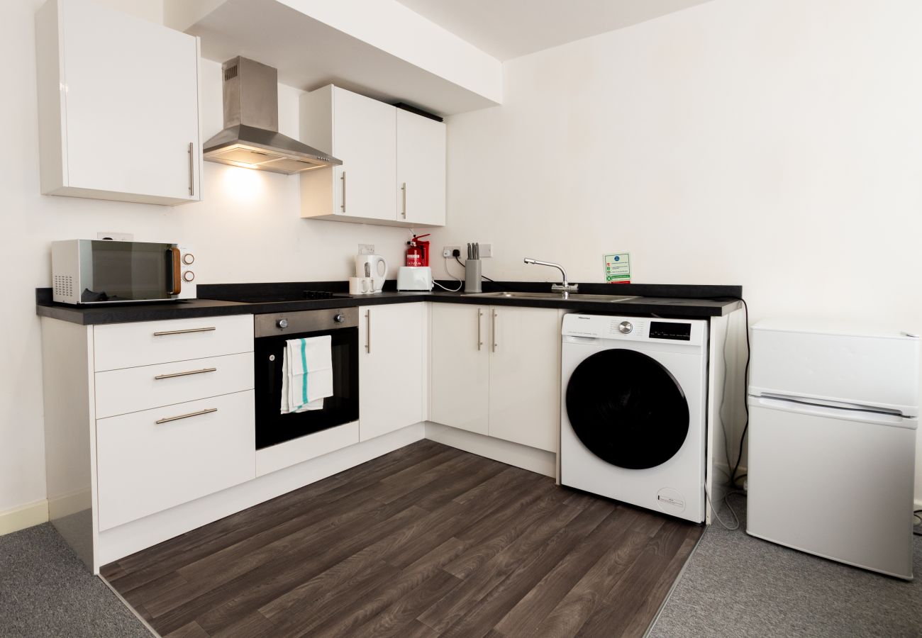 Apartment in Heywood - Charming Heywood 1BR Apt: Perfect for Long Stays