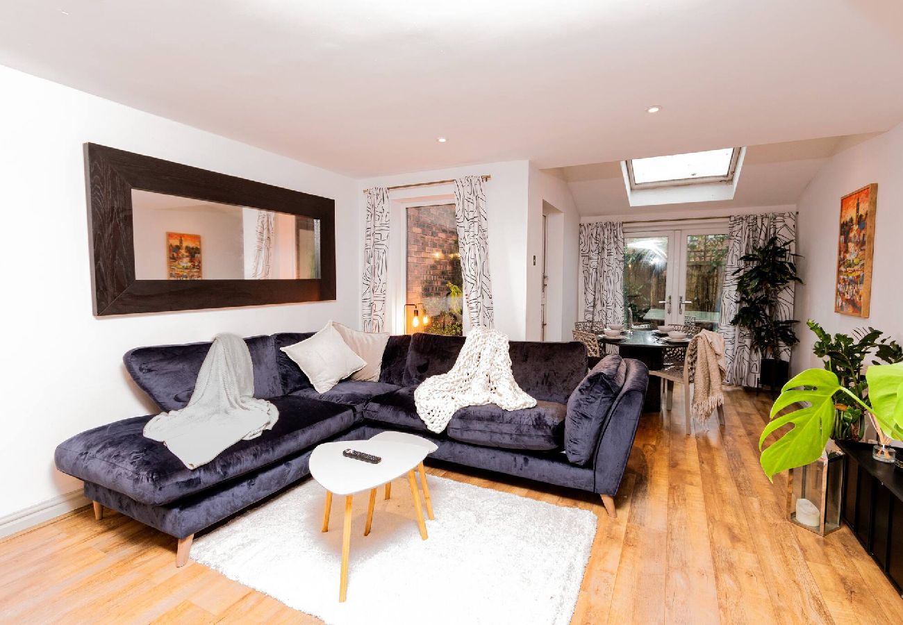 House in Manchester - Beautiful West Didsbury 4BR Home