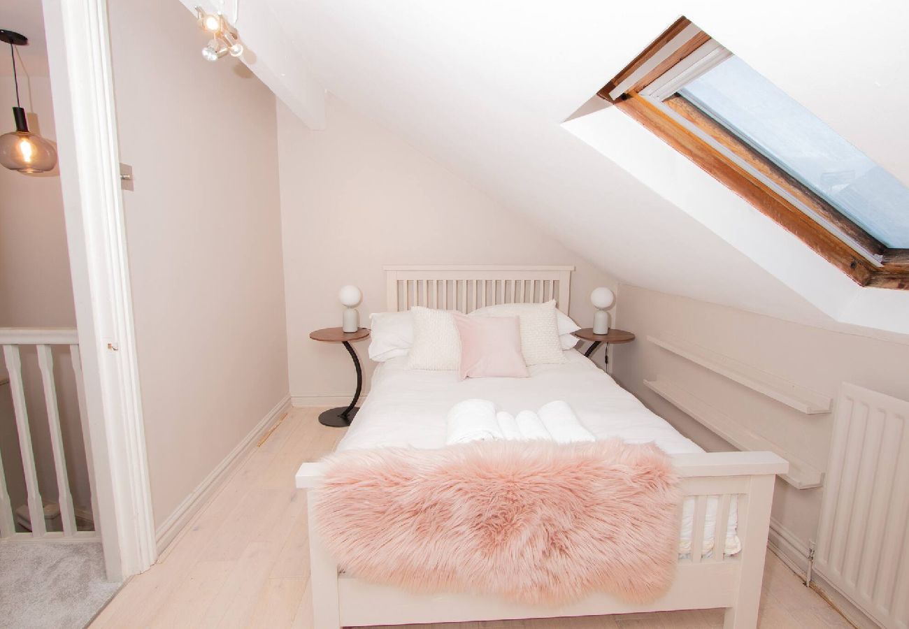 House in Manchester - Beautiful West Didsbury 4BR Home