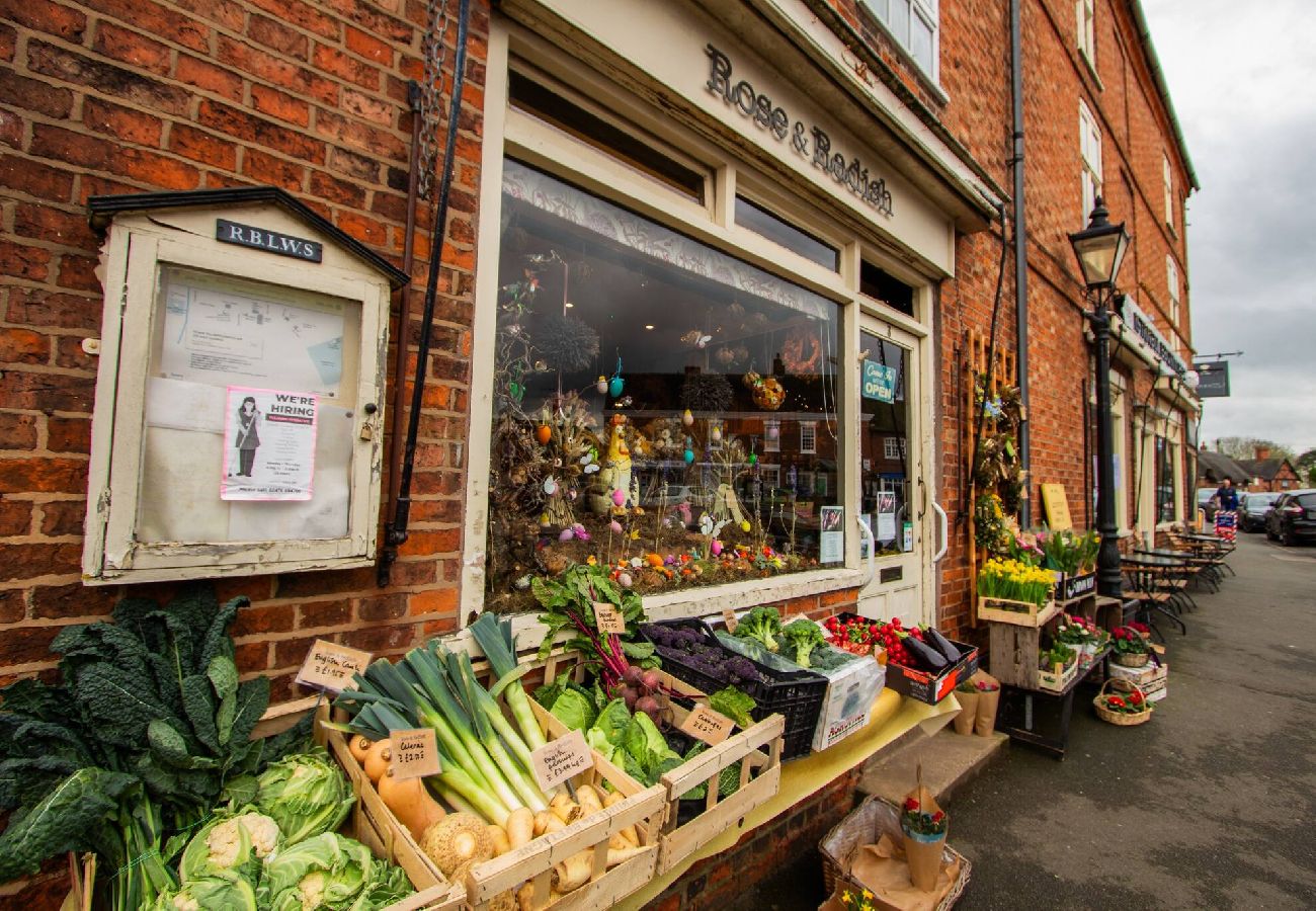 House in Market Bosworth - The Piano Cottage in a Beautiful Medieval Town