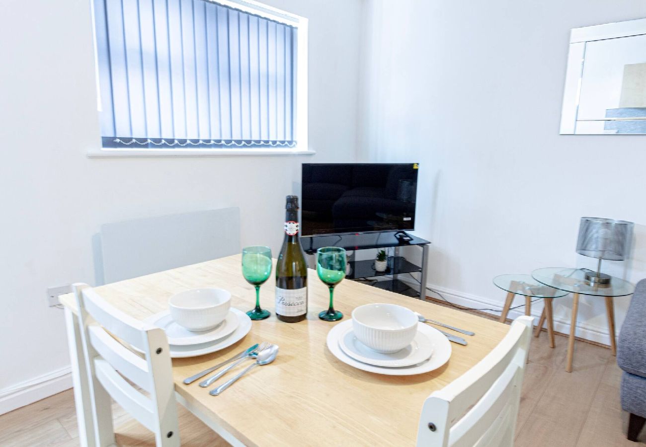 Apartment in Manchester - Cosy & Fully Equipped Cottage in Swinton