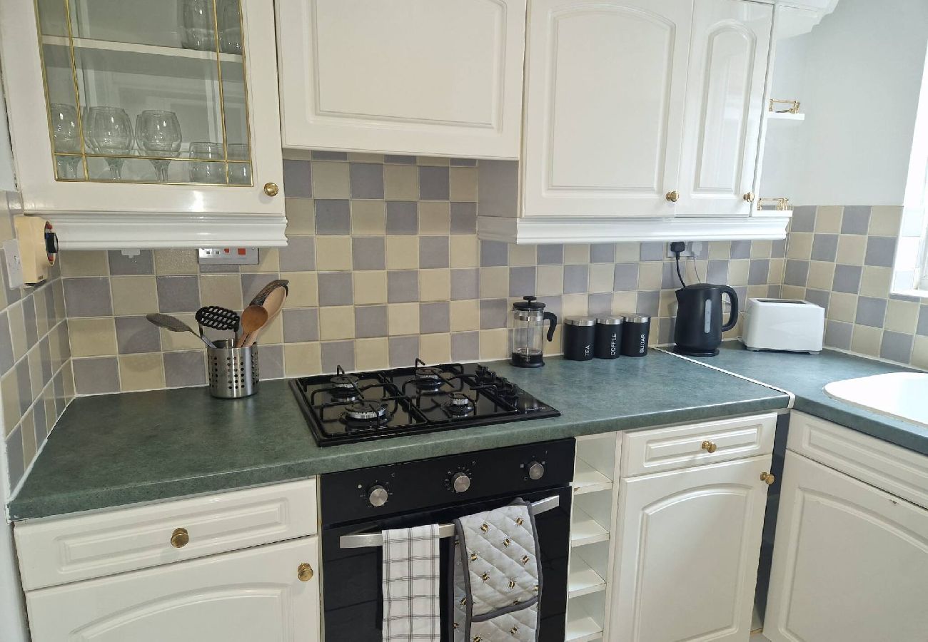 Rent by room in Sheffield - Cosy Suite: Private Room in the City Centre