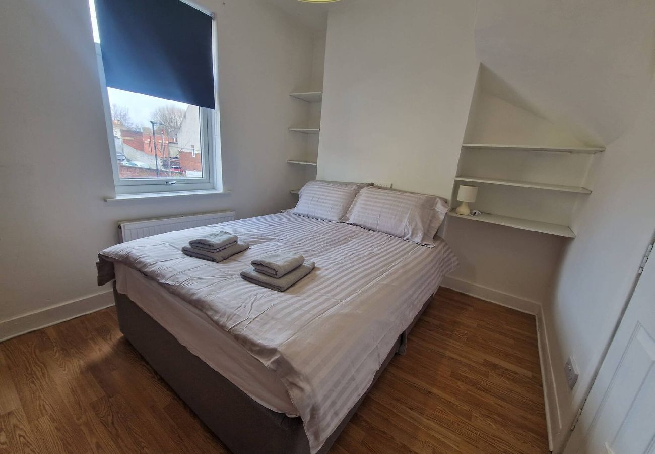 Rent by room in Sheffield - Cosy Suite: Private Room in the City Centre