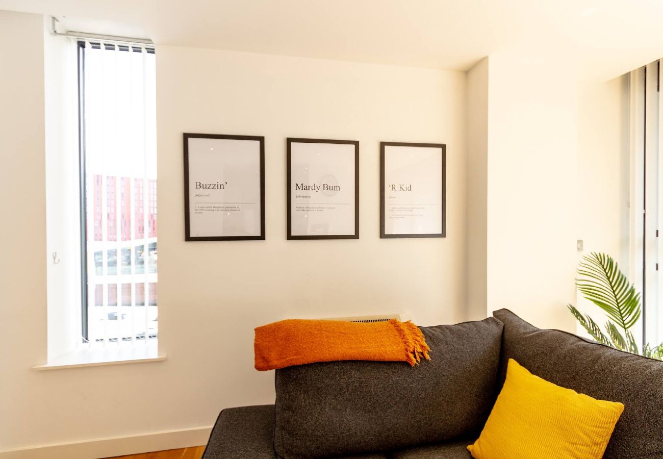 Apartment in Manchester - Central Gem: Cosy 2BR with Private Balcony