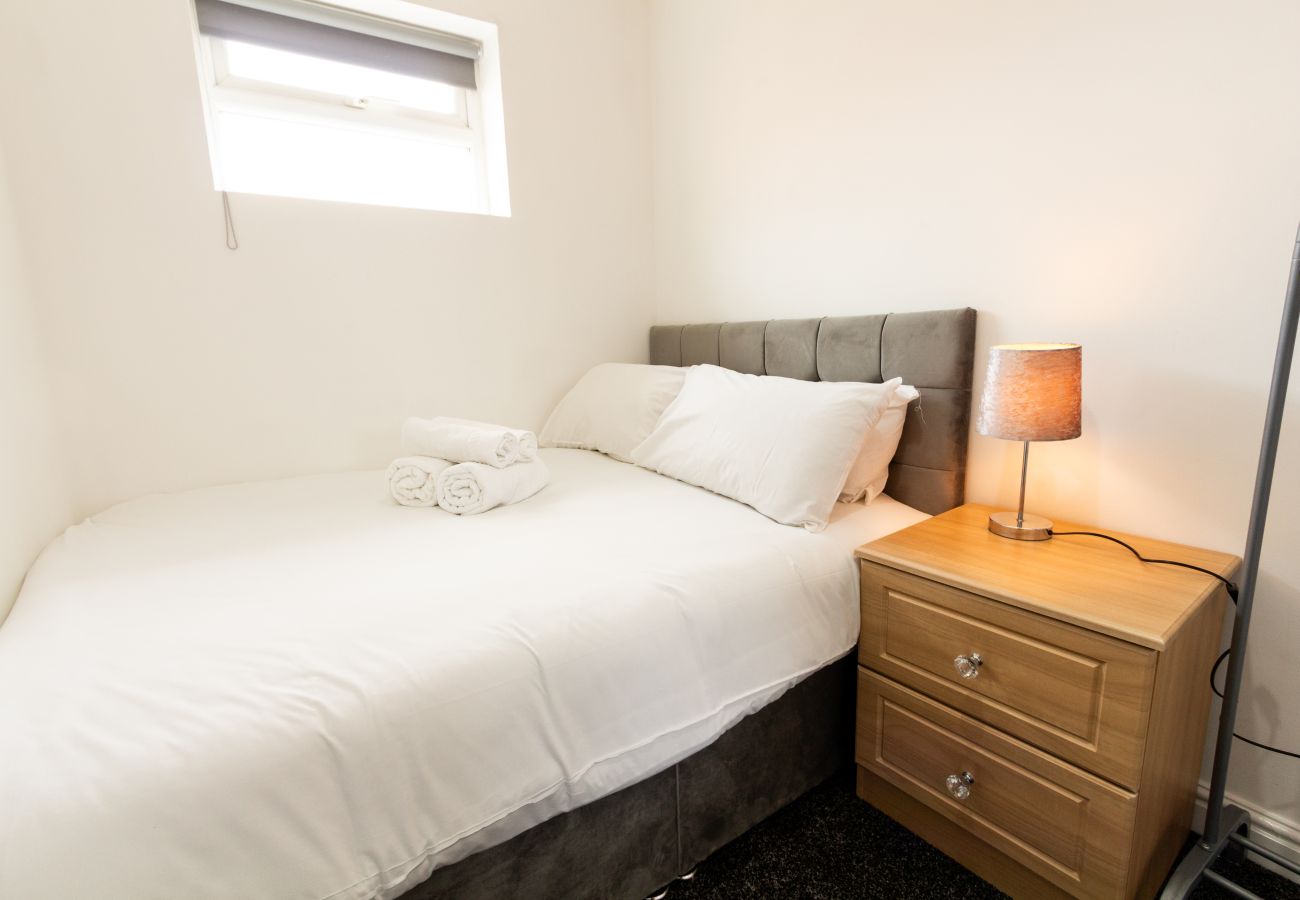 Apartment in Manchester - Cosy & Compact Apartment in Swinton