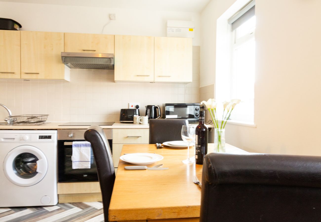 Apartment in Manchester - Cosy & Compact Apartment in Swinton