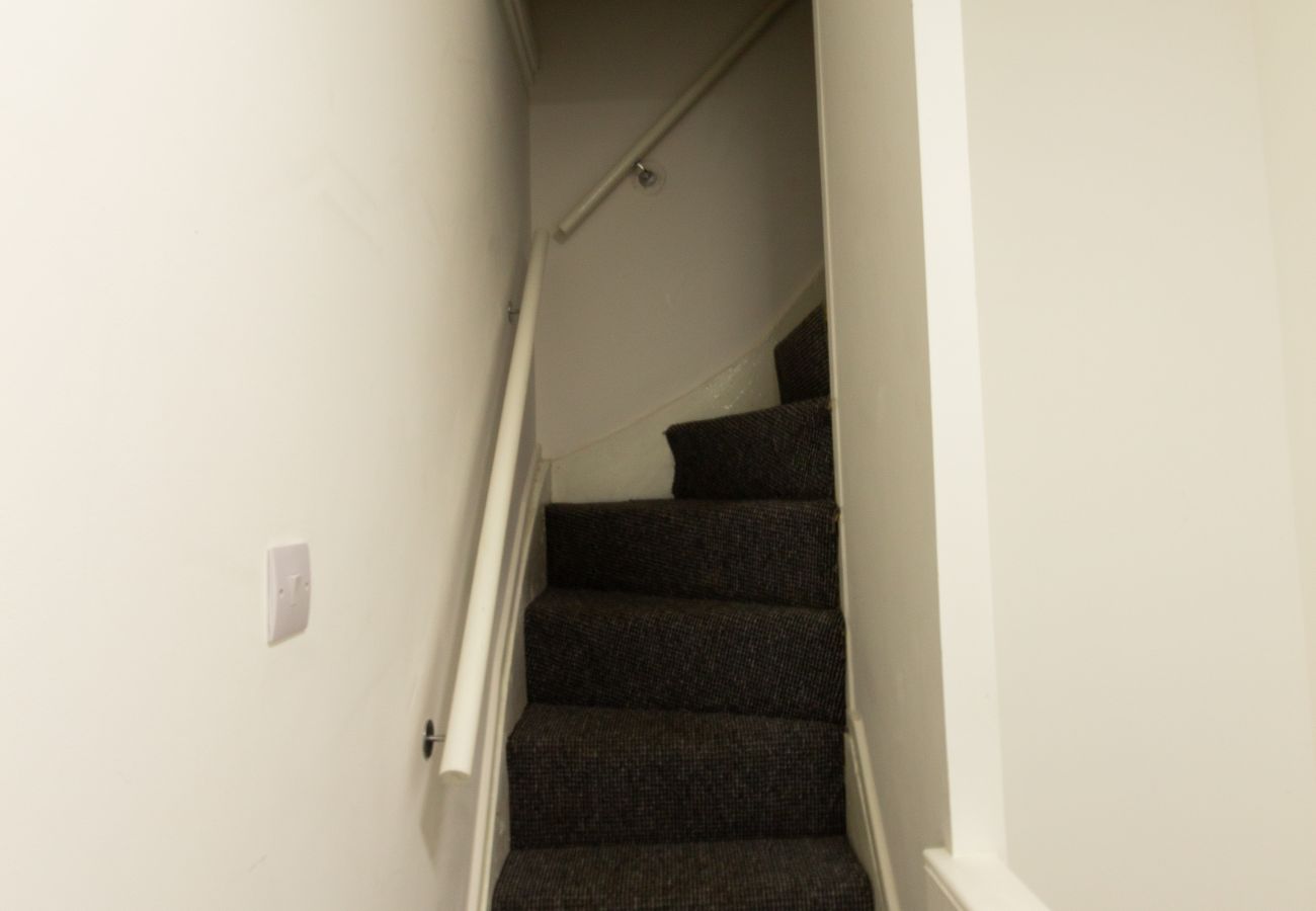 Rent by room in Sheffield - Suite 1: Stylish Room in a Shared House 