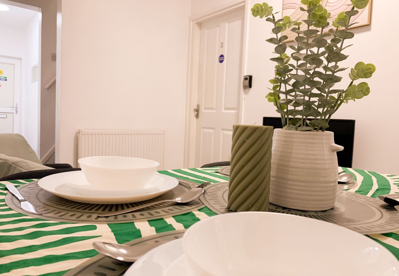 Rent by room in Sheffield - Suite 1: Stylish Room in a Shared House 