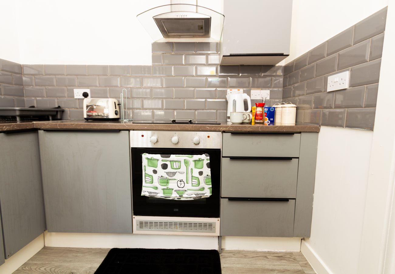 Rent by room in Sheffield - Suite 1: Stylish Room in a Shared House 