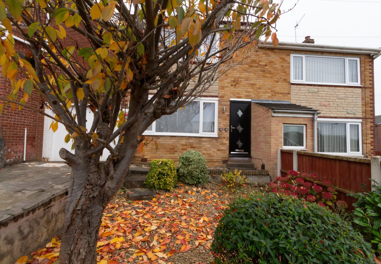 House in Swallownest - Charming 3BR House - Perfect for Group Stays