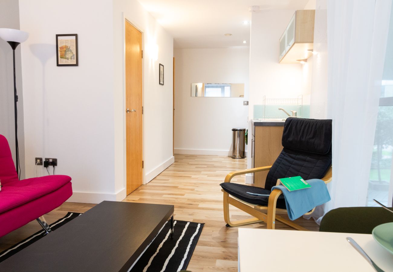 Apartment in Sheffield - Cosy City Escape: 1Bed Apt with Balcony