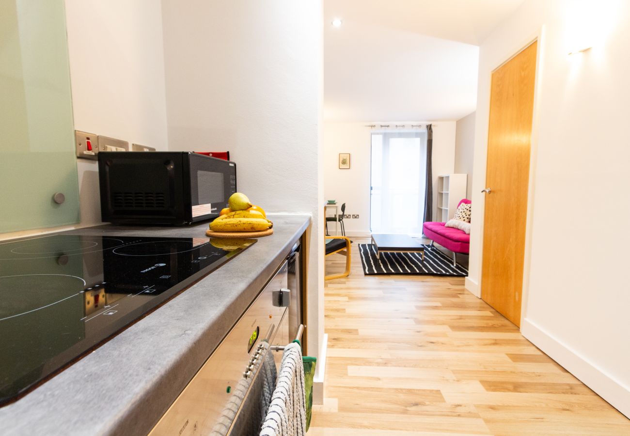 Apartment in Sheffield - Cosy City Escape: 1Bed Apt with Balcony