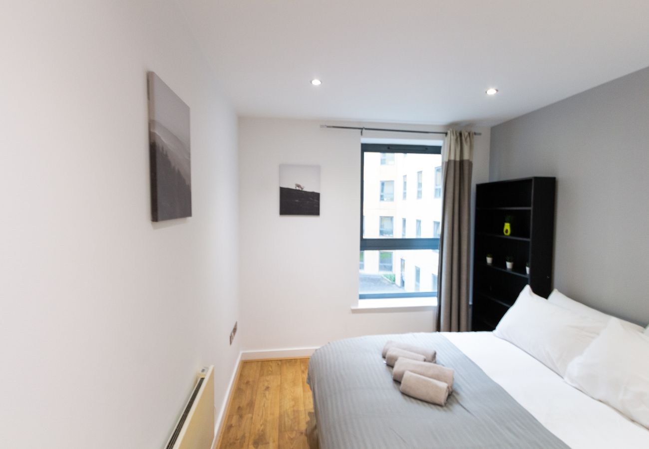 Apartment in Sheffield - Cosy City Escape: 1Bed Apt with Balcony