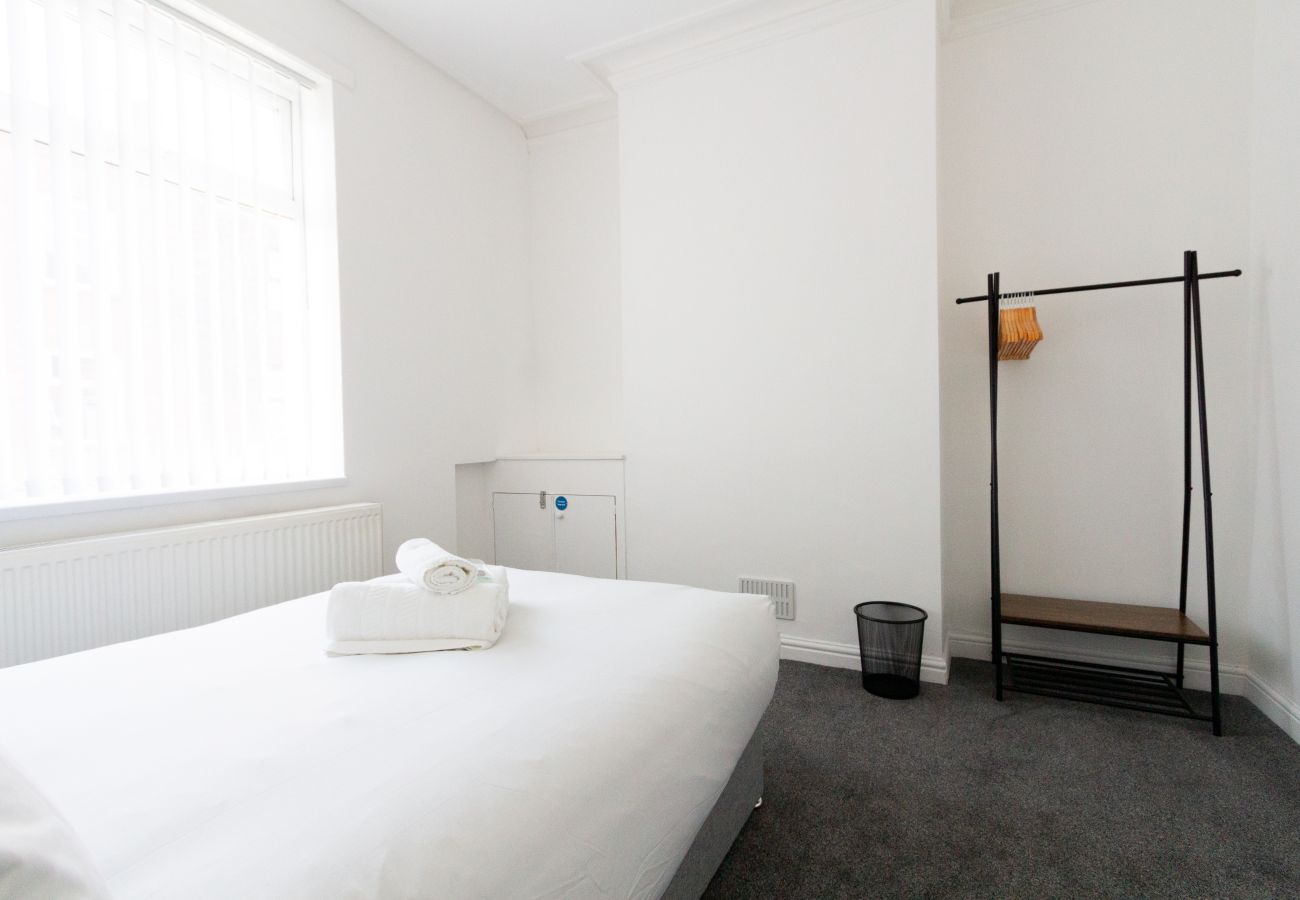 Rent by room in Wigan - Suite 1: Cosy Room for a Perfect Wigan Stay