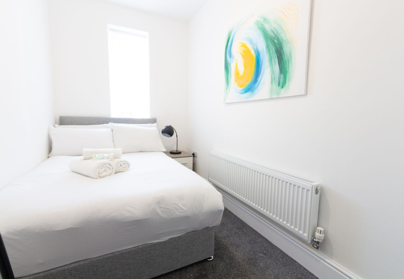 Rent by room in Wigan - Suite 2: Bright, Comfy Room in Prime Wigan Spot