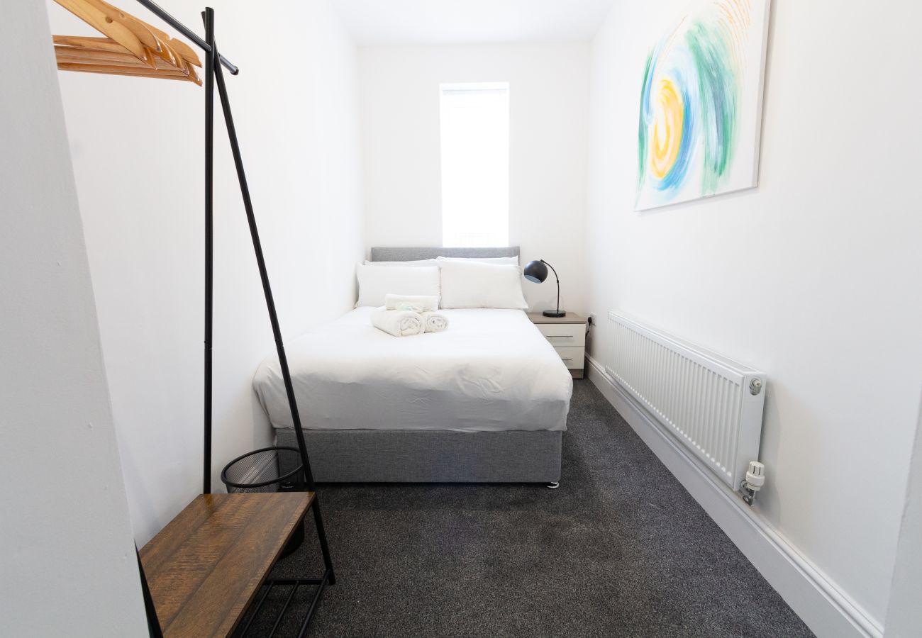 Rent by room in Wigan - Suite 2: Bright, Comfy Room in Prime Wigan Spot