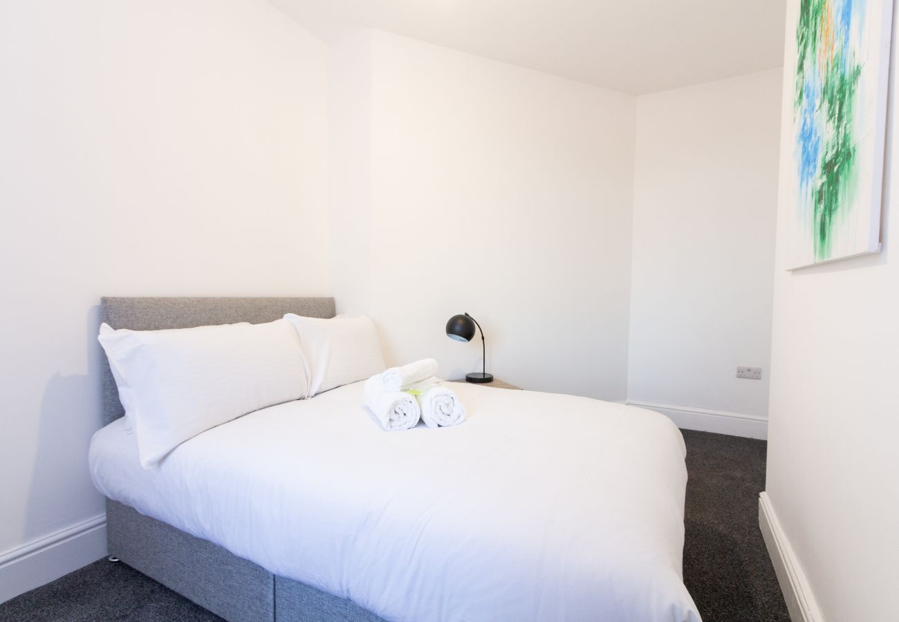 Rent by room in Wigan - Suite 3: Private Room for Relax or Work in Wigan