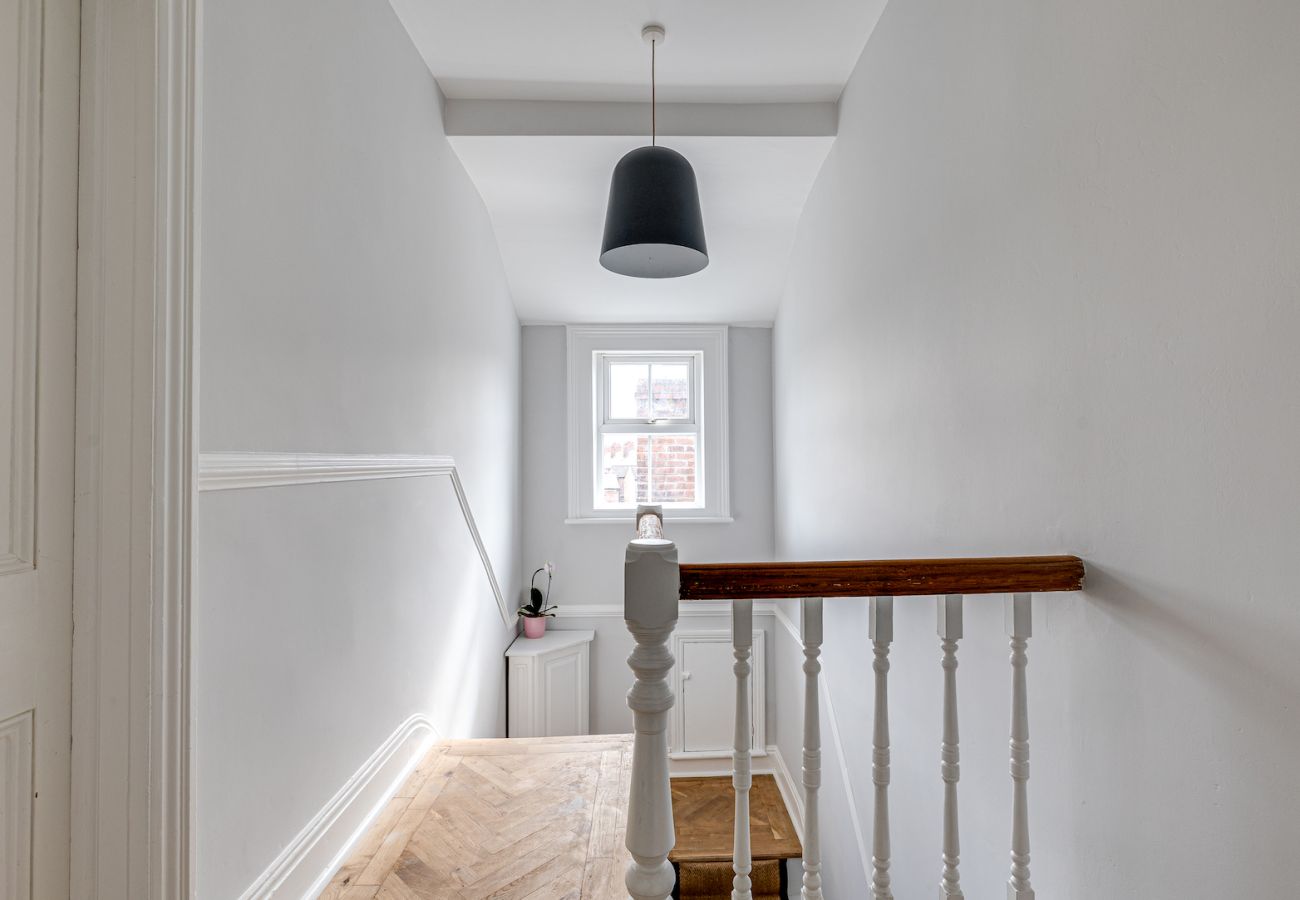 Apartment in Chester - Historic Hoole Haven: Stylish 1BR Apt