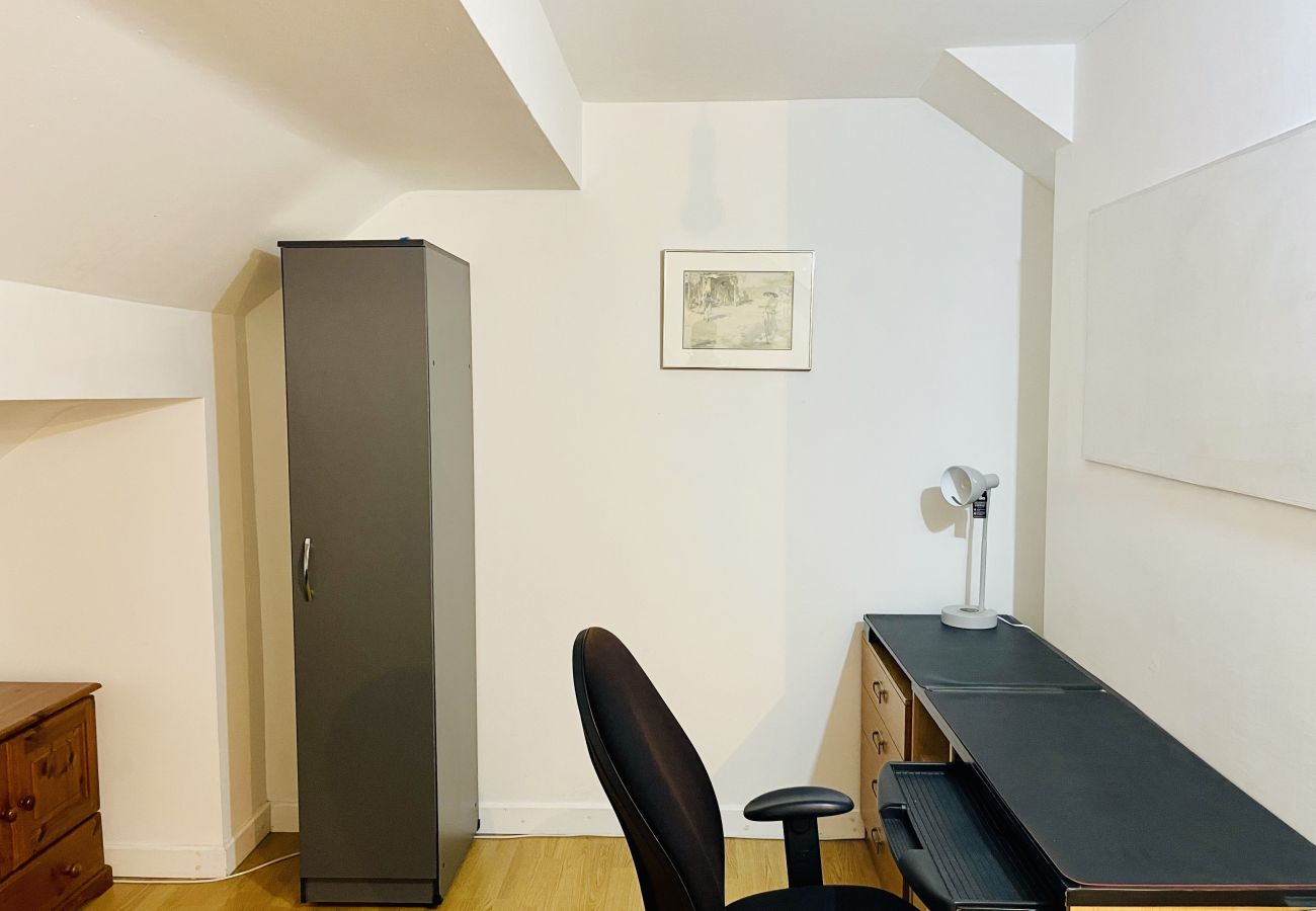 Rent by room in Coventry - Suite 3: Stylish Room in a Sociable Home