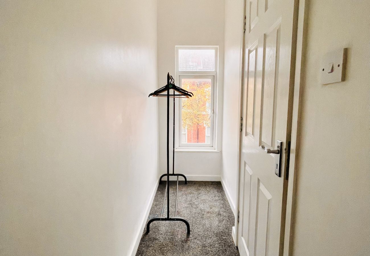 Rent by room in Coventry - Suite 4: Modern Ensuite in the Heart of Coventry