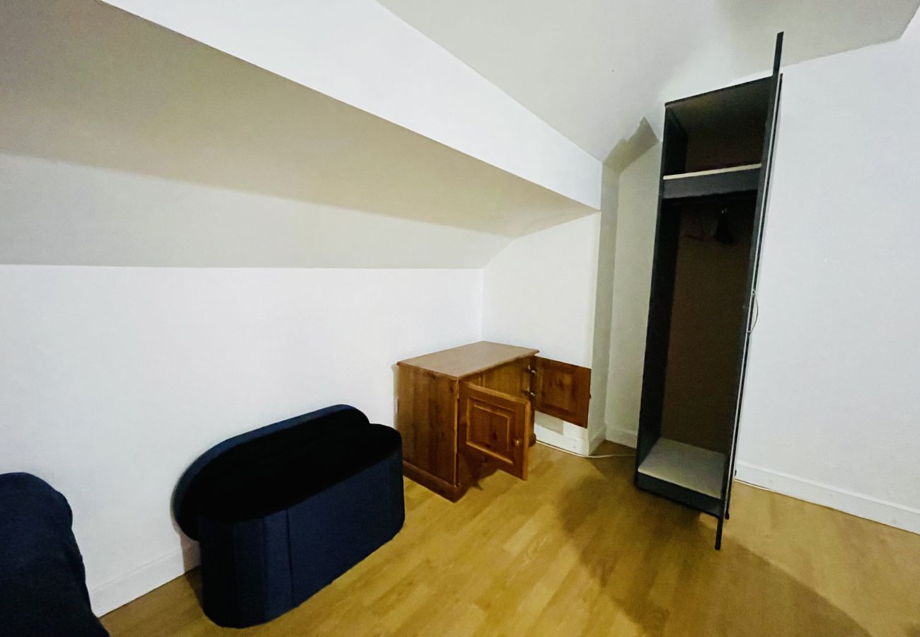 Rent by room in Coventry - Suite 4: Modern Ensuite in the Heart of Coventry