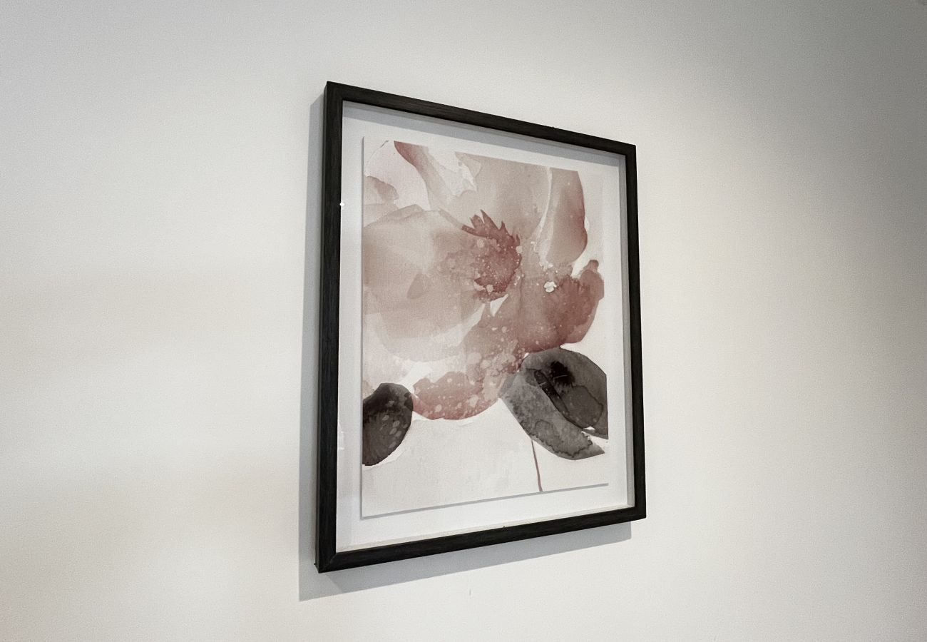 House in Conwy - Coastal 2BR Retreat in Colwyn Bay