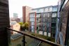 Apartment in Sheffield - City Centre Getaway: Modern 1BR with Parking