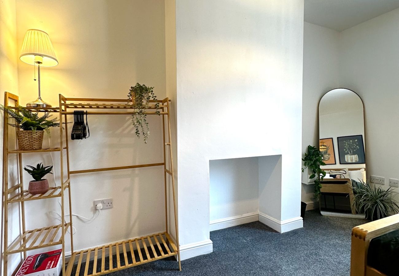 Apartment in Wigan - Wigan 1BR Haven:  Perfect for a Relaxing Stay