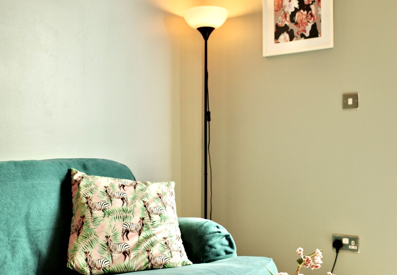 Apartment in Birmingham - Central 2BR Birmingham Apt - Free Parking