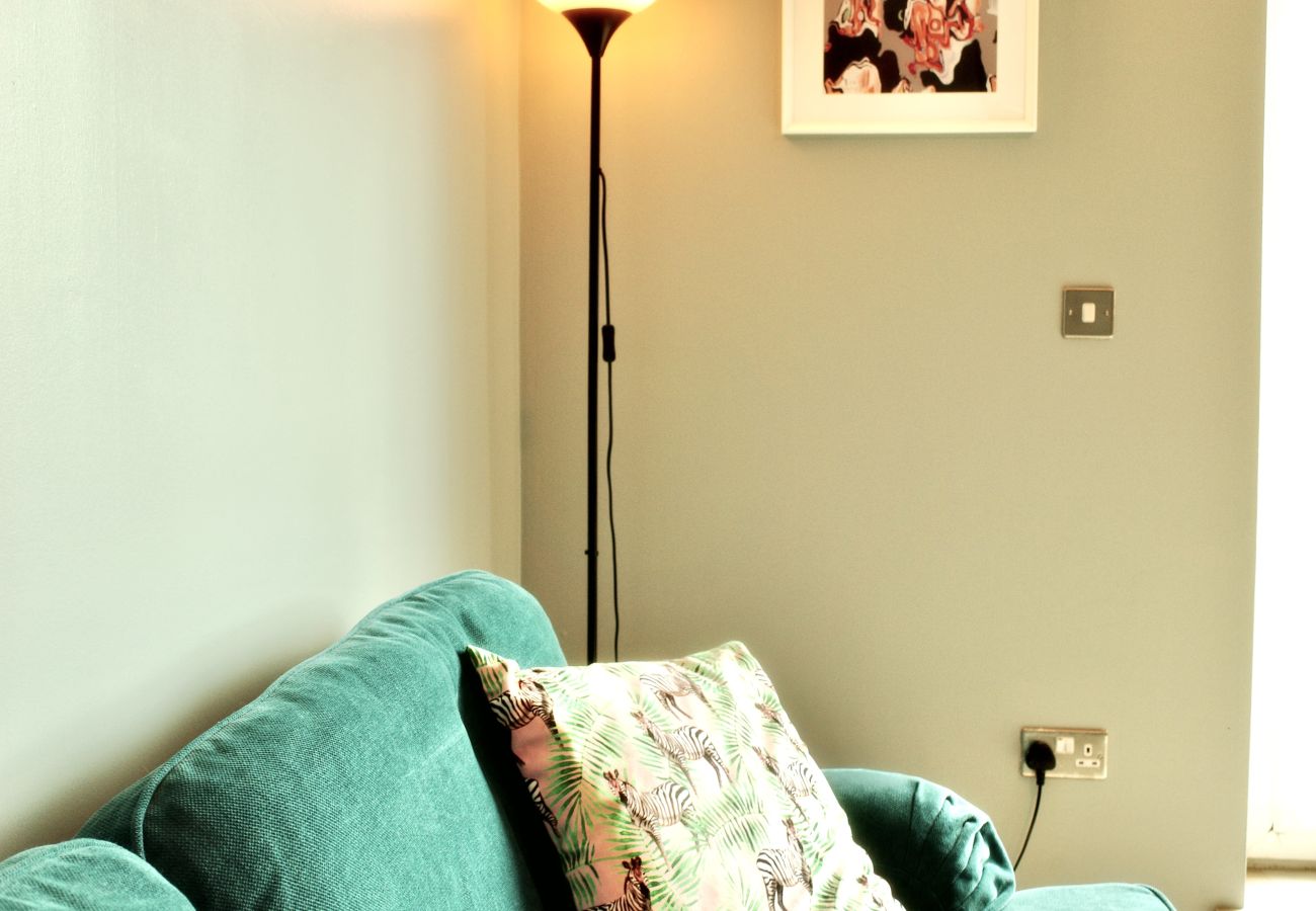 Apartment in Birmingham - Central 2BR Birmingham Apt - Free Parking
