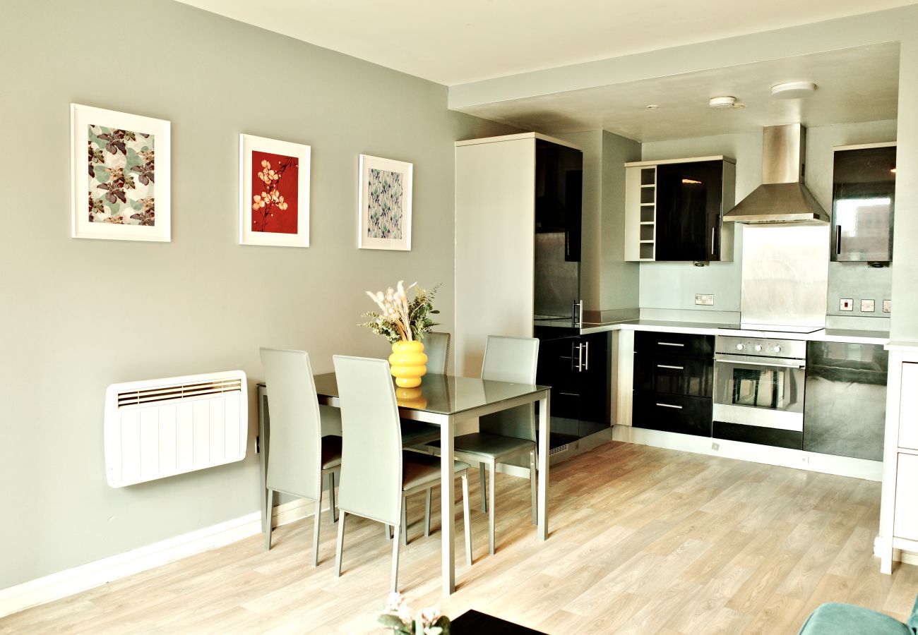 Apartment in Birmingham - Central 2BR Birmingham Apt - Free Parking