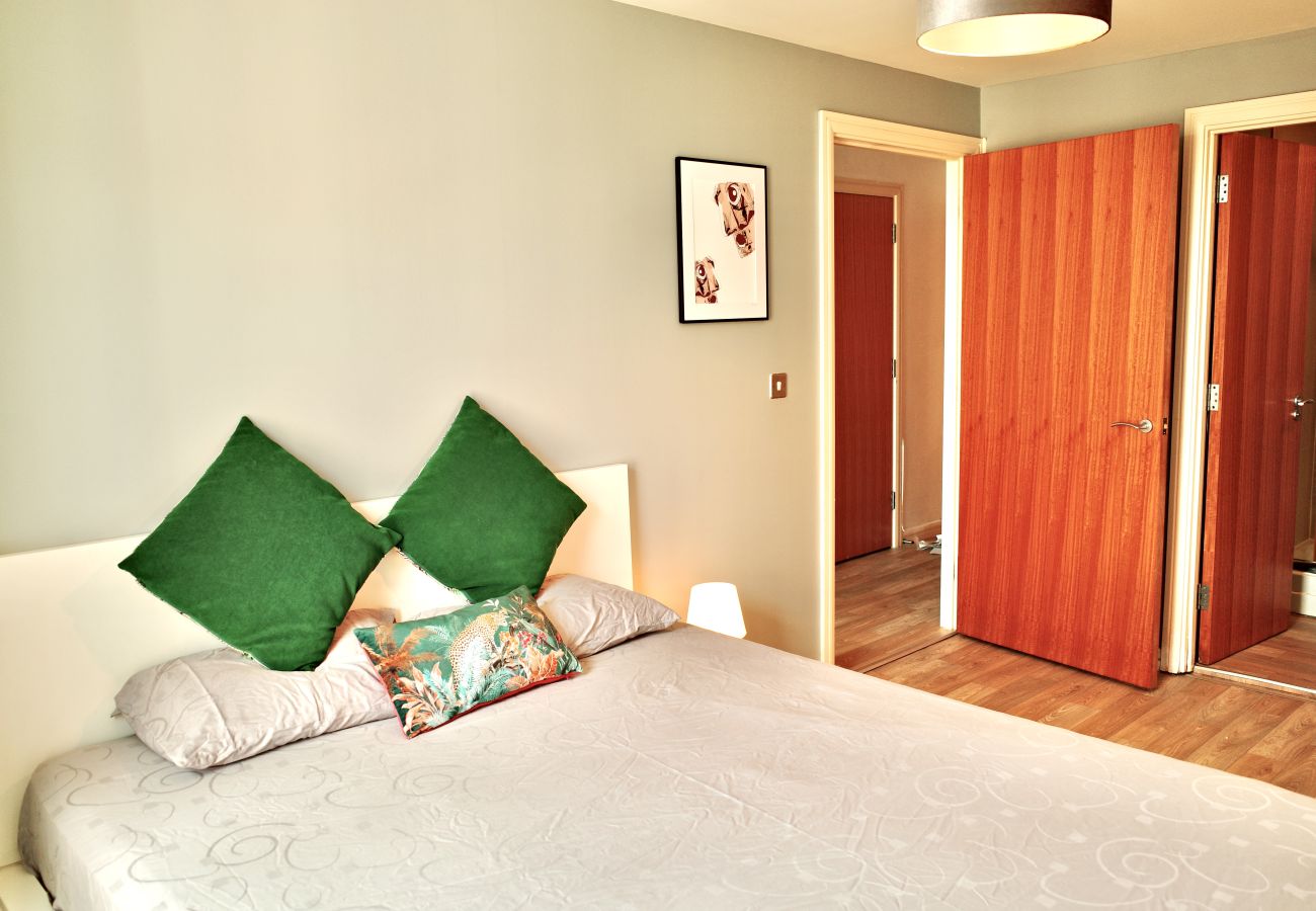 Apartment in Birmingham - Central 2BR Birmingham Apt - Free Parking