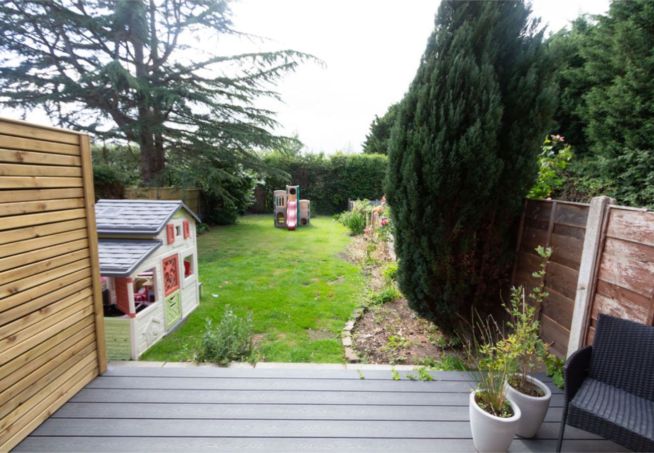 House in Manchester - Convenient 2BR Near Manchester Airport