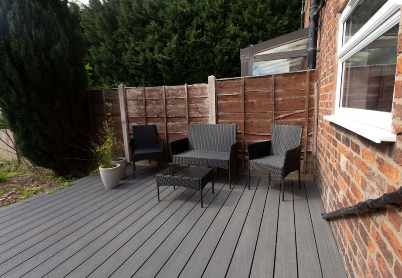 House in Manchester - Convenient 2BR Near Manchester Airport