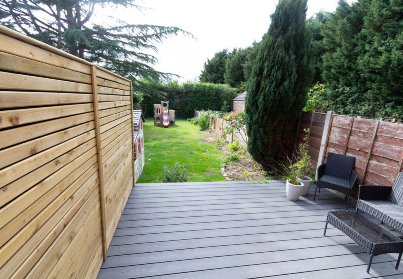 House in Manchester - Convenient 2BR Near Manchester Airport