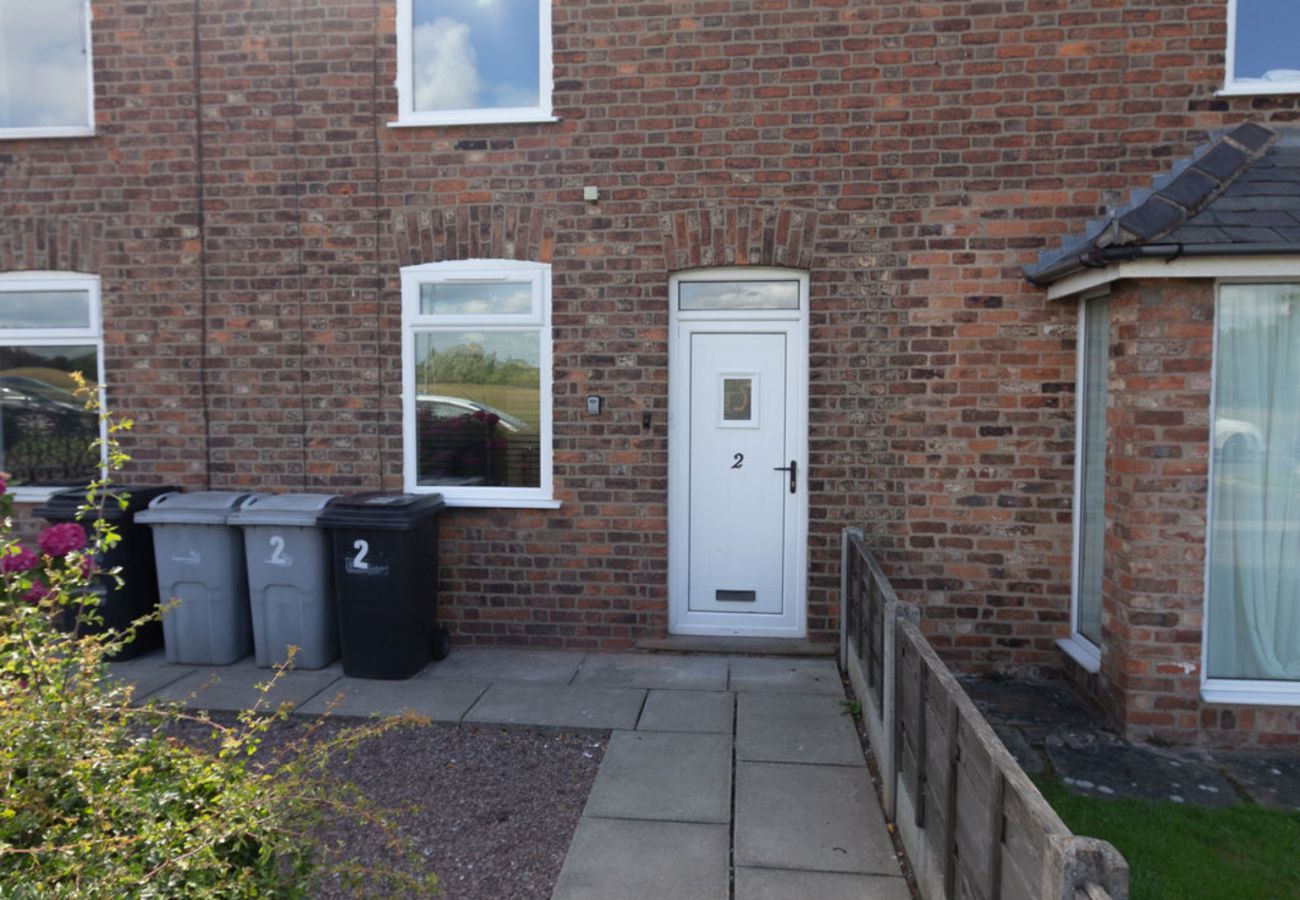 House in Manchester - Convenient 2BR Near Manchester Airport